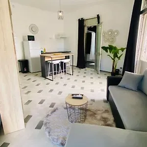 Appartement Urban Zen Spacieux Atypique Avec Bain A Remous Proche De, Pointe-à-Pitre
