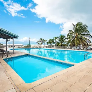 Appartement Elegant Marina Du Gosier Avec Citerne, Pointe-à-Pitre